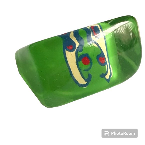 Vintage Lucite Acrylic Ring Size 9 Retro Abstract Hand Painted Green Blue Red - Picture 2 of 11